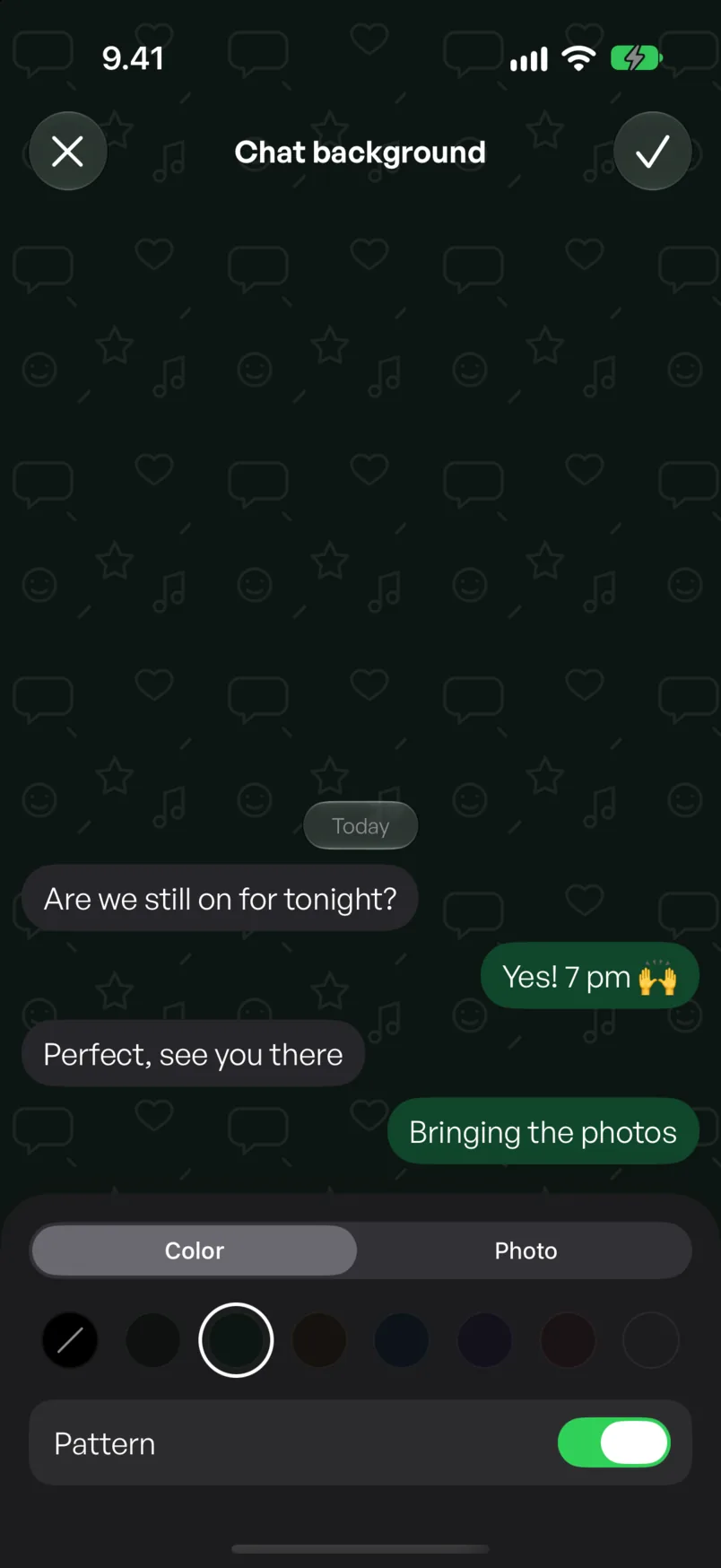 The chat background picker in Chesly, with the sage color and the pattern on